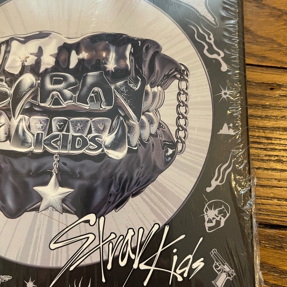 Stray Kids ATE (Chk Chk Version) 9th Mini Album - Picture 2 of 9